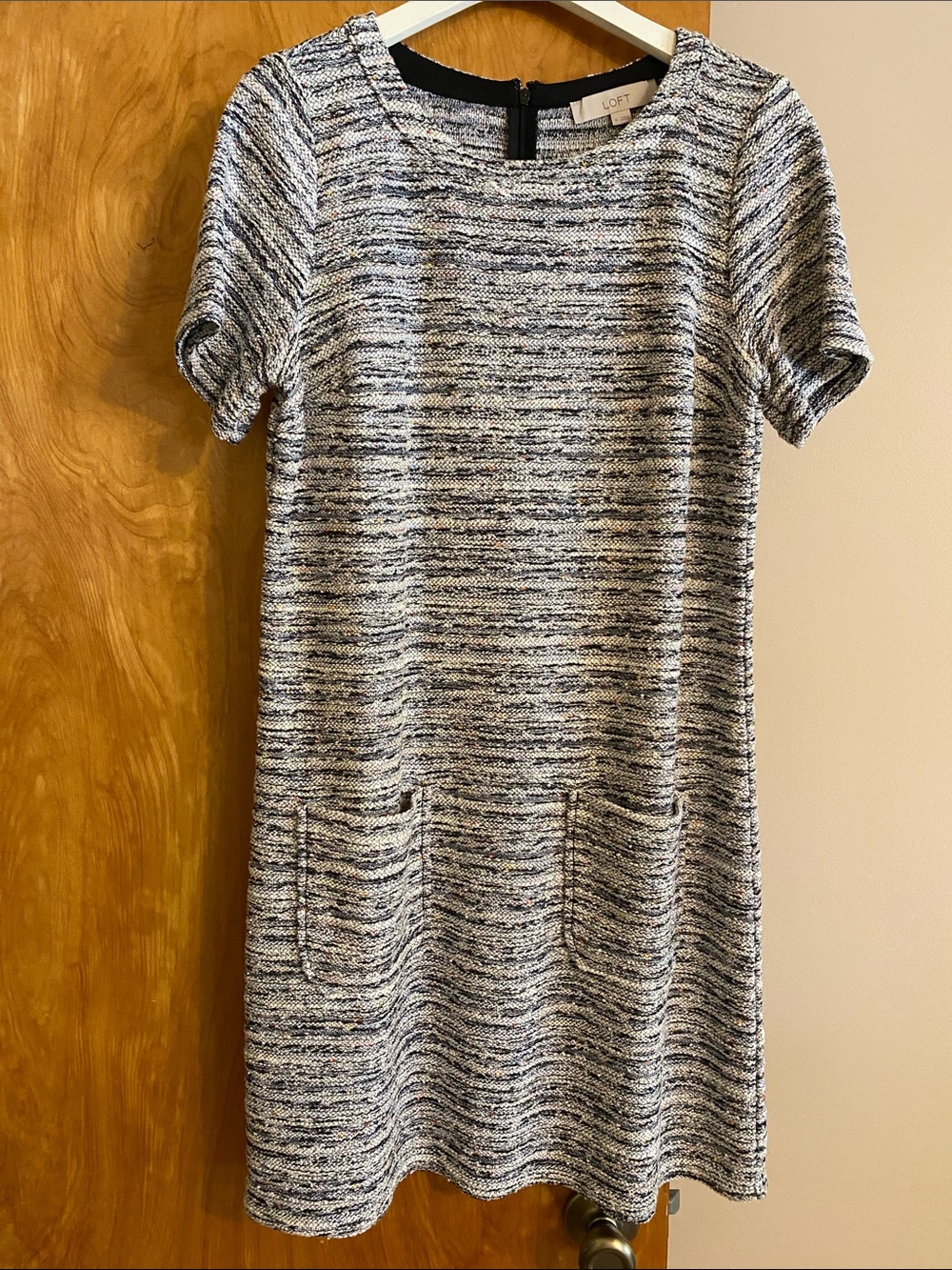 Loft Multi Colored Short Sleeve Dress w/ 2 front pockets w/ back zipper